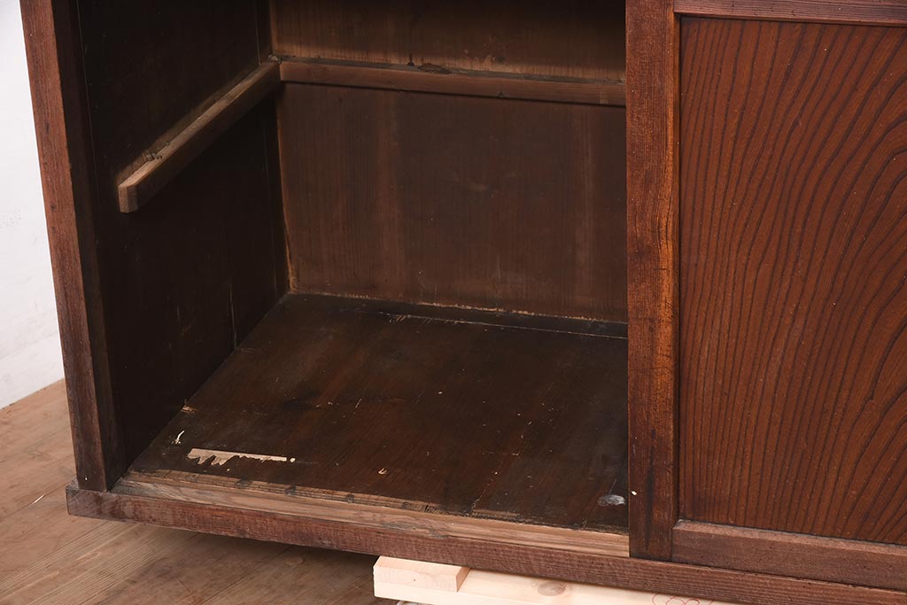 アンティーク家具　明治期　前面欅(ケヤキ)材　力強い杢目が目を引く戸棚(ローボード、テレビ台、テレビボード)(R-044978)