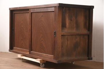 アンティーク家具　明治期　前面欅(ケヤキ)材　力強い杢目が目を引く戸棚(ローボード、テレビ台、テレビボード)(R-044978)