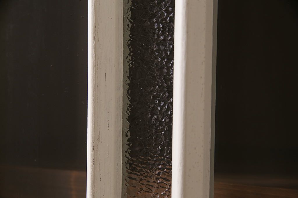 レトロ家具　ホワイトとグリーンのバイカラーがおしゃれなペイント戸棚(食器棚、収納棚、キャビネット)(R-044980)