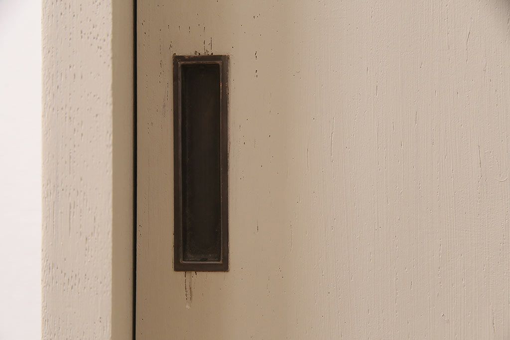 レトロ家具　ホワイトとグリーンのバイカラーがおしゃれなペイント戸棚(食器棚、収納棚、キャビネット)(R-044980)