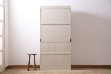 レトロ家具　ホワイトとグリーンのバイカラーがおしゃれなペイント戸棚(食器棚、収納棚、キャビネット)(R-044980)