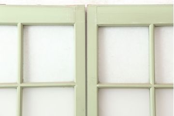 アンティーク建具　昭和中期　結霜・すりガラス入り　淡い色合いのペイントがおしゃれなガラス戸2枚セット(引き戸)(R-044983)