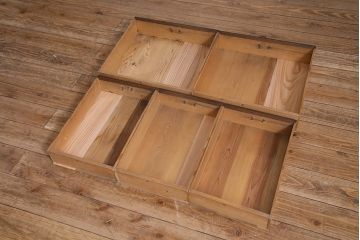 アンティーク家具　ヒノキ材　横桟引き戸が魅力的な美濃帳場箪笥・上段(収納棚、キャビネット)(R-044996)