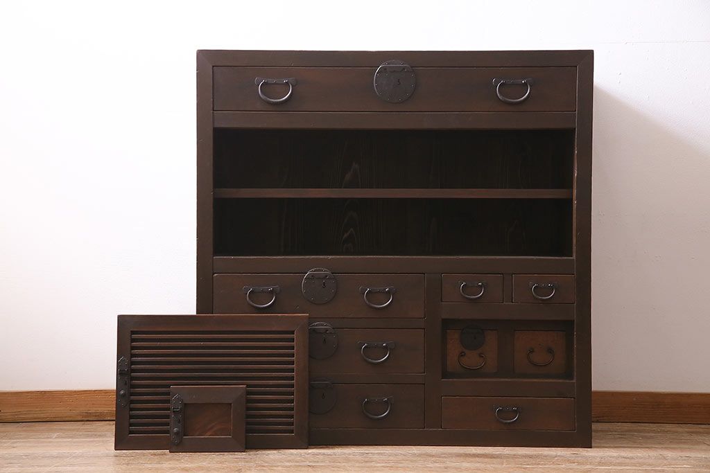 アンティーク家具　ヒノキ材　横桟引き戸が魅力的な美濃帳場箪笥・下段(収納棚、キャビネット)(R-044997)