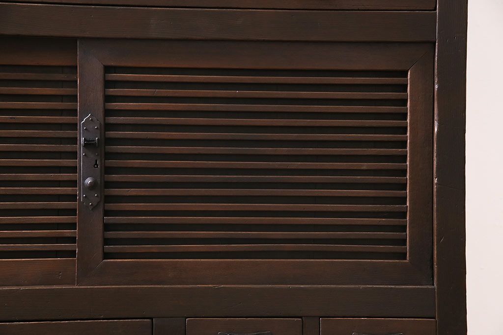 アンティーク家具　ヒノキ材　横桟引き戸が魅力的な美濃帳場箪笥・下段(収納棚、キャビネット)(R-044997)