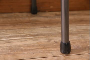 ビンテージ家具　和製　昭和中期　ラワン一枚板　まっすぐな縞模様の木目が魅力の鉄脚テーブル(作業台、アイアンテーブル、コンソールテーブル)(R-044999)