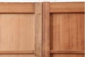 アンティーク建具　昭和初期　幅狭タイプ　美しい柾目が楽しめる舞良戸2枚セット(板戸、引き戸)(R-045008)