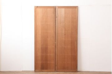 アンティーク建具　昭和初期　幅狭タイプ　美しい柾目が楽しめる舞良戸2枚セット(板戸、引き戸)(R-045008)