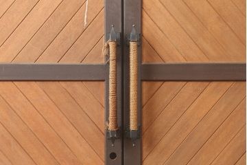 ヴィンテージ建具　両開き　お城の扉のようなデザインが印象的な親子ドア(ペアドア、木製ドア、扉、ビンテージ)(R-045019)