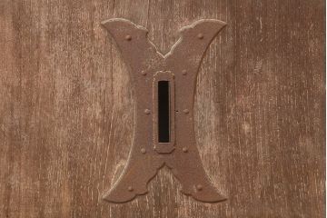 アンティーク建具　明治大正期　総ケヤキ材　重厚な風格漂う蔵戸(玄関戸、引き戸、建具)(R-045020)