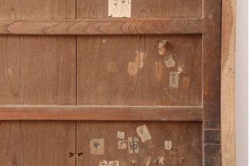 アンティーク建具　明治大正期　総ケヤキ材　重厚な風格漂う蔵戸(玄関戸、引き戸、建具)(R-045020)