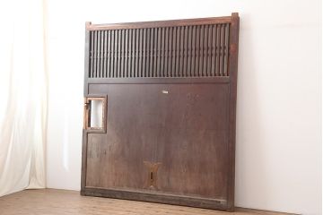 アンティーク建具　明治期　総ケヤキ材　 珍しい裏障子付きの格子蔵戸(建具、玄関戸)(R-045021)