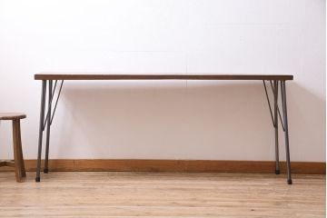 アンティーク家具　古材一枚板リメイク　朴の木材を活かしたシンプルな鉄脚テーブル(コンソールテーブル)(R-045023)