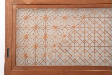 アンティーク建具　昭和中期　角麻(麻の葉)模様　優美な組子帯戸2枚セット(ガラス帯戸、板戸、引き戸、建具、組子)(R-045031)