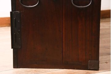 アンティーク家具　前面ケヤキ材　玉杢　分厚い金具が目を引く上手物の佐渡小木箪笥(佐渡箪笥、衣装箪笥、重ね箪笥)(R-045038)