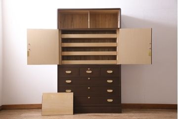 中古　加茂総桐箪笥　吉沢昭次　四方胴丸　中開き　衣装たんす(総桐たんす、着物タンス、整理たんす)(定価約135万円)(R-045039)