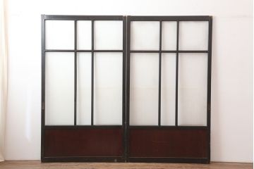 アンティーク建具　昭和初期　漆塗り　凛とした上品さ漂うガラス戸2枚セット(引き戸)(R-045040)