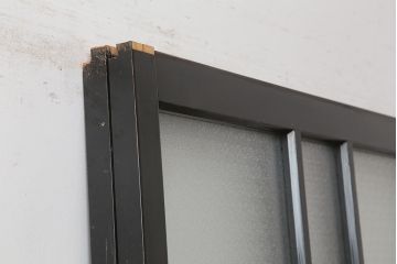 アンティーク建具　昭和初期　漆塗り　凛とした上品さ漂うガラス戸2枚セット(引き戸)(R-045041)