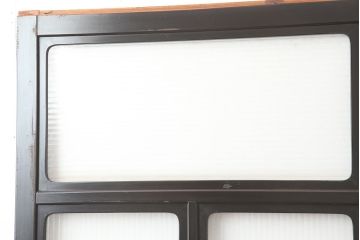 アンティーク建具　石川県産　総漆塗り　浮造り仕上げ　バイカラーが目を引く上品なガラス戸2枚セット(引き戸、建具)(R-045044)