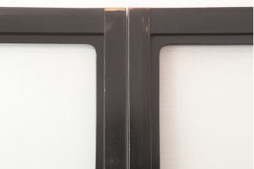 アンティーク建具　石川県産　総漆塗り　浮造り仕上げ　バイカラーが目を引く上品なガラス戸3枚セット(引き戸、建具)(R-045045)