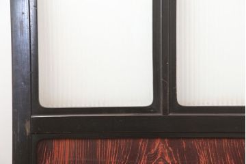 アンティーク建具　石川県産　総漆塗り　浮造り仕上げ　バイカラーが目を引く上品なガラス戸3枚セット(引き戸、建具)(R-045045)