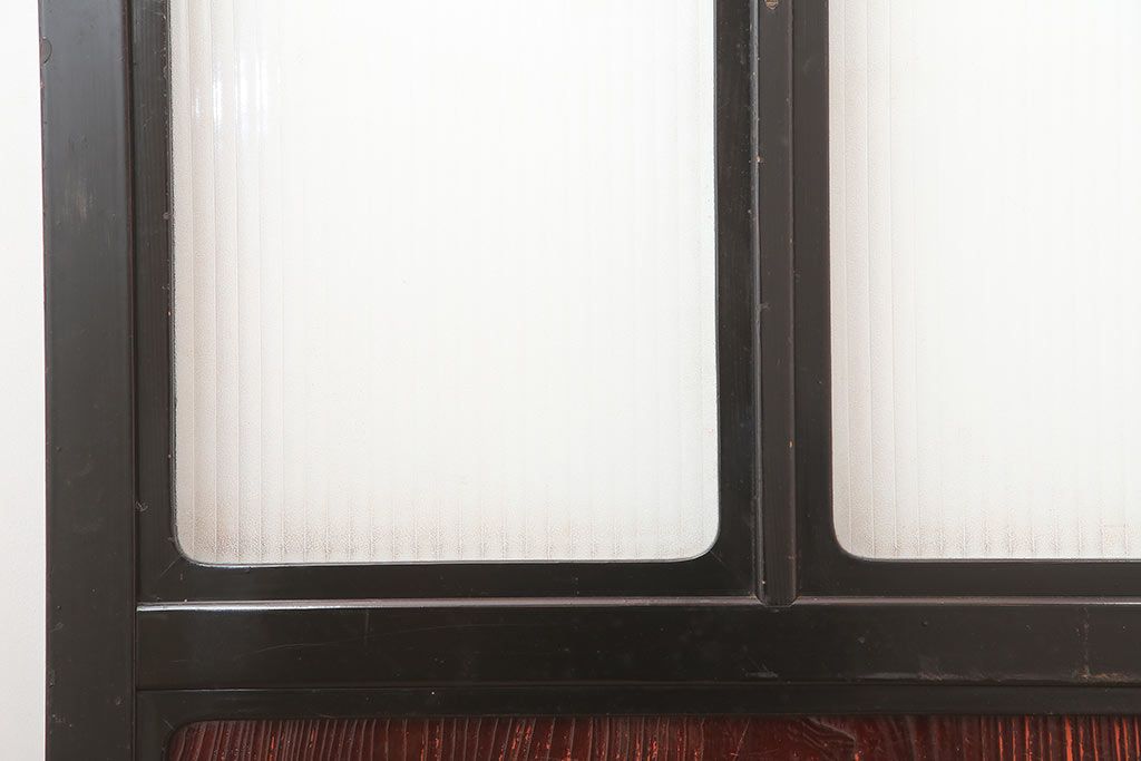 アンティーク建具　石川県産　総漆塗り　浮造り仕上げ　バイカラーが目を引く上品なガラス戸3枚セット(引き戸、建具)(R-045045)