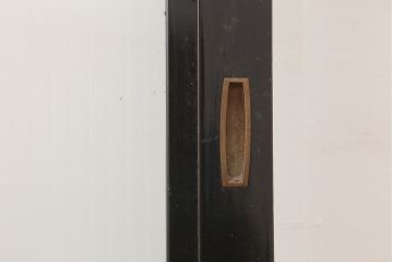 アンティーク建具　石川県産　総漆塗り　浮造り仕上げ　上品な空間作りにおすすめのガラス戸2枚セット(引き戸、建具)(R-045046)