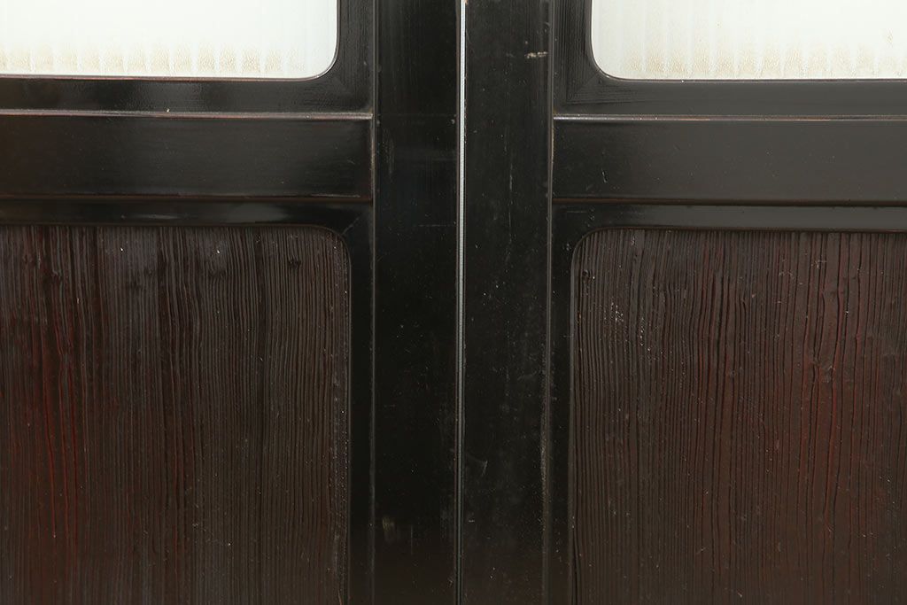 アンティーク建具　石川県産　総漆塗り　浮造り仕上げ　上品な空間作りにおすすめのガラス戸2枚セット(引き戸、建具)(R-045046)