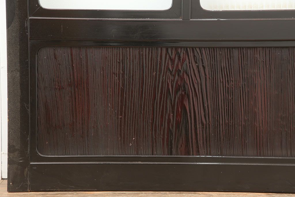 アンティーク建具　石川県産　総漆塗り　浮造り仕上げ　上品な空間作りにおすすめのガラス戸2枚セット(引き戸、建具)(R-045046)