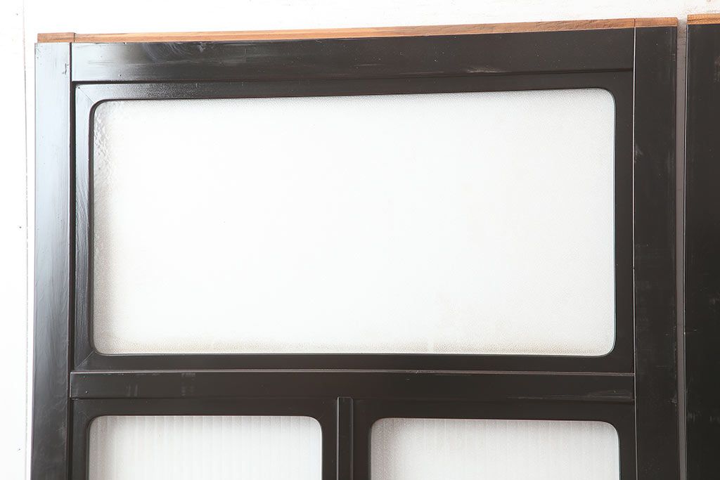 アンティーク建具　石川県産　総漆塗り　浮造り仕上げ　上品な空間作りにおすすめのガラス戸2枚セット(引き戸、建具)(R-045046)