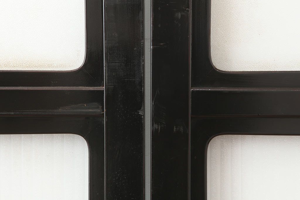 アンティーク建具　石川県産　総漆塗り　浮造り仕上げ　上品な空間作りにおすすめのガラス戸2枚セット(引き戸、建具)(R-045046)