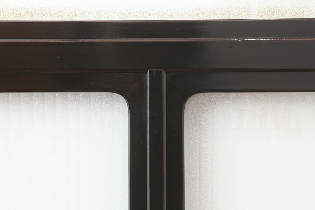 アンティーク建具　石川県産　総漆塗り　浮造り仕上げ　上品な空間作りにおすすめのガラス戸2枚セット(引き戸、建具)(R-045046)