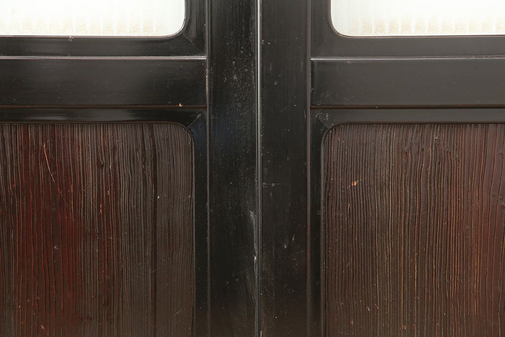 アンティーク建具　石川県産　総漆塗り　浮造り仕上げ　上品な空間作りにおすすめのガラス戸2枚セット(引き戸、建具)(R-045046)