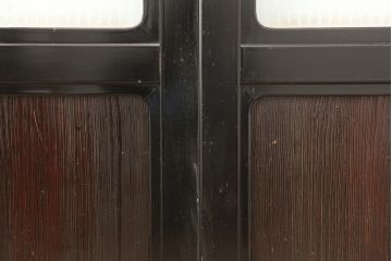 アンティーク建具　石川県産　総漆塗り　浮造り仕上げ　上品な空間作りにおすすめのガラス戸2枚セット(引き戸、建具)(R-045046)