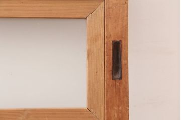 アンティーク建具　昭和中期　腰板ケヤキ材・玉杢　裏障子付き　和の高級感漂う格子戸2枚セット(引き戸、建具)(R-045050)
