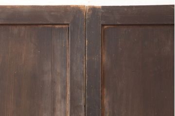 アンティーク建具　明治期　杉材一枚板　杢目が魅力のシンプルな板戸2枚セット(帯戸、引き戸)(R-045052)