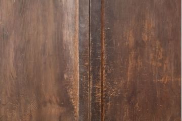 アンティーク建具　明治期　杉材一枚板　杢目が魅力のシンプルな板戸2枚セット(帯戸、引き戸)(R-045052)