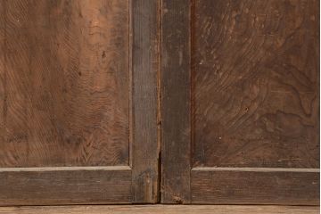 アンティーク建具　明治期　杉材一枚板　杢目が魅力のシンプルな板戸2枚セット(帯戸、引き戸)(R-045052)