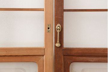 アンティーク建具　昭和中期　腰板ケヤキ材　レトロなガラス戸4枚セット(引き戸、帯戸、建具)(R-045055)