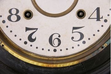 アンティーク時計　大正期　タカノ(高野精密工業)　手巻き式　落ち着いた雰囲気のシックな振り子時計(柱時計、壁掛け時計)(R-045056)