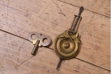 アンティーク時計　大正期　タカノ(高野精密工業)　手巻き式　落ち着いた雰囲気のシックな振り子時計(柱時計、壁掛け時計)(R-045056)