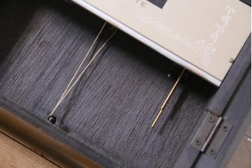 ビンテージ時計　昭和中期　CITIZEN(シチズン)　ゼンマイ式　カレンダー付き30日巻き　昔懐かしい昭和レトロな壁掛け時計(振り子時計、柱時計)(R-045058)