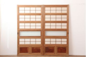 アンティーク建具　腰板ケヤキ材　裏障子付き　高級感のある格子戸2枚セット(引き戸、ガラス帯戸、建具)(R-045070)