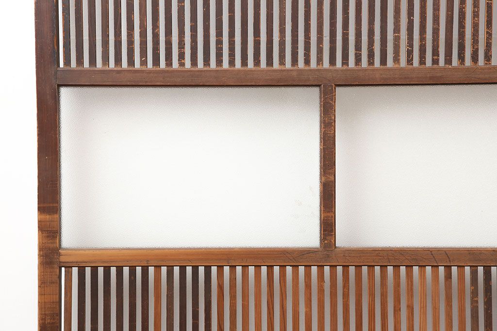 アンティーク建具　昭和初期　木味たっぷりな趣のある格子戸2枚セット　(R-045075)