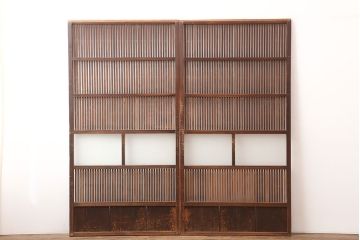 アンティーク建具　昭和初期　木味たっぷりな趣のある格子戸2枚セット　(R-045075)
