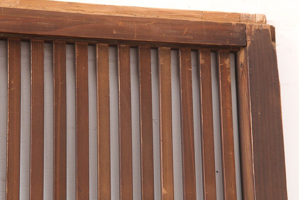 アンティーク建具　昭和初期　木味たっぷりな趣のある格子戸2枚セット　(R-045075)