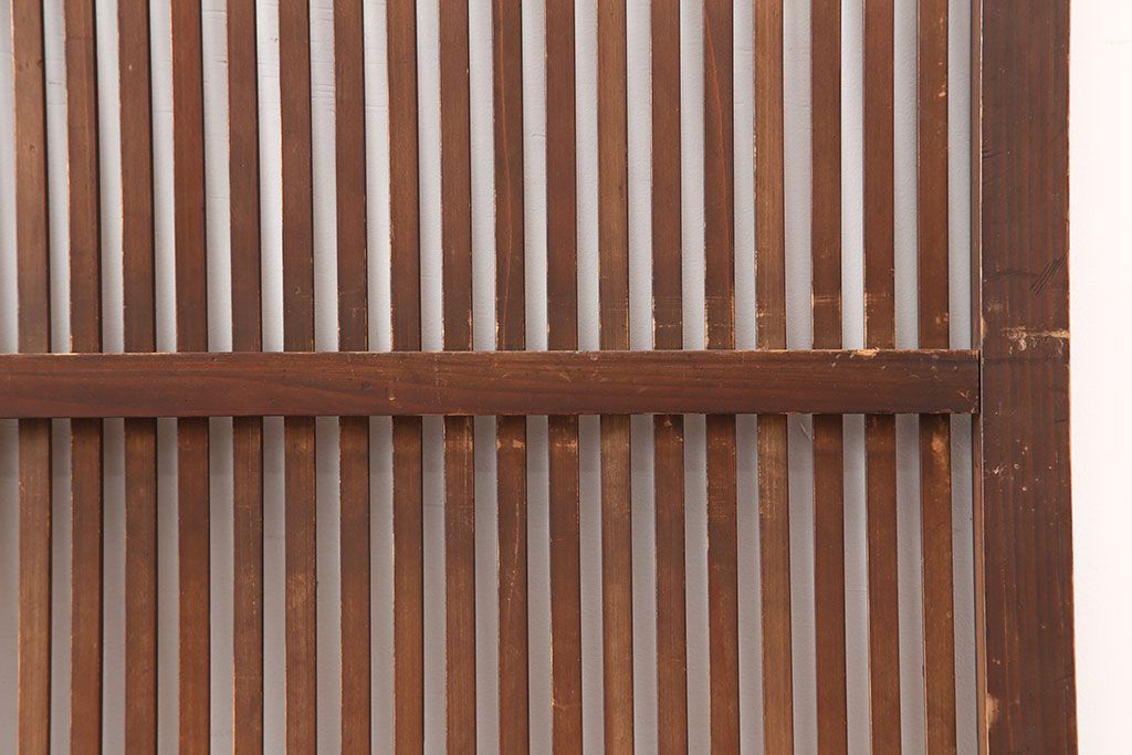 アンティーク建具　昭和初期　木味たっぷりな趣のある格子戸2枚セット　(R-045075)