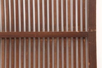アンティーク建具　昭和初期　木味たっぷりな趣のある格子戸2枚セット　(R-045075)