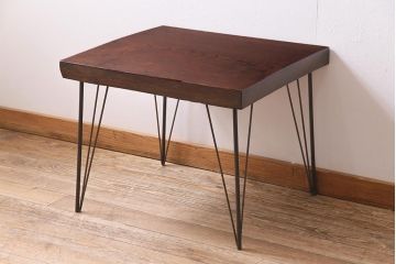 アンティーク家具　古材ケヤキ一枚板　鉄脚リメイク　個性的なデザインが魅力のサイドテーブル(ベンチ、飾り台)(R-045082)