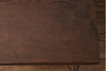 アンティーク家具　古材ケヤキ一枚板　鉄脚リメイク　個性的なデザインが魅力のサイドテーブル(ベンチ、飾り台)(R-045082)
